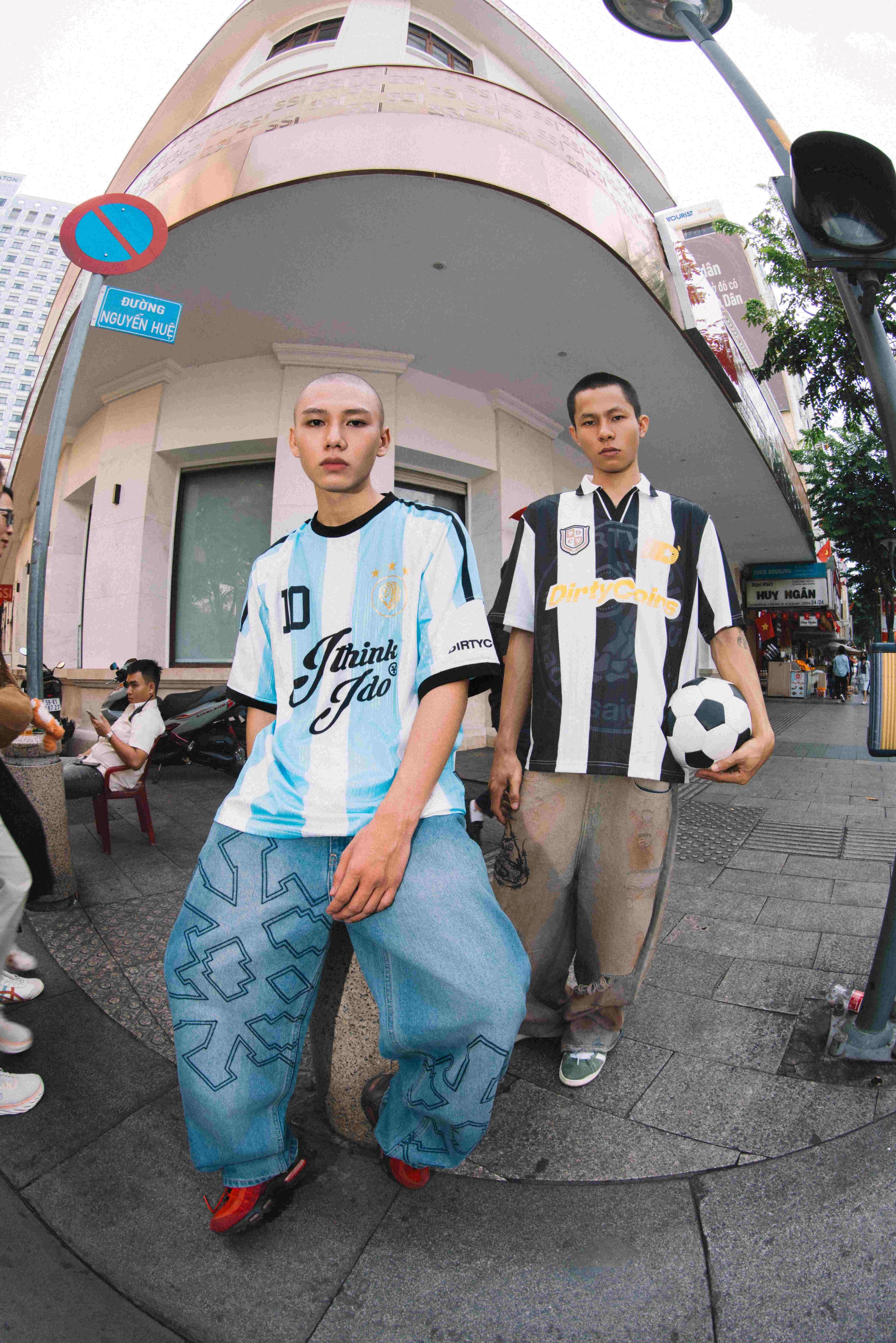 "Y" Embroidery Relaxed Denim Pants