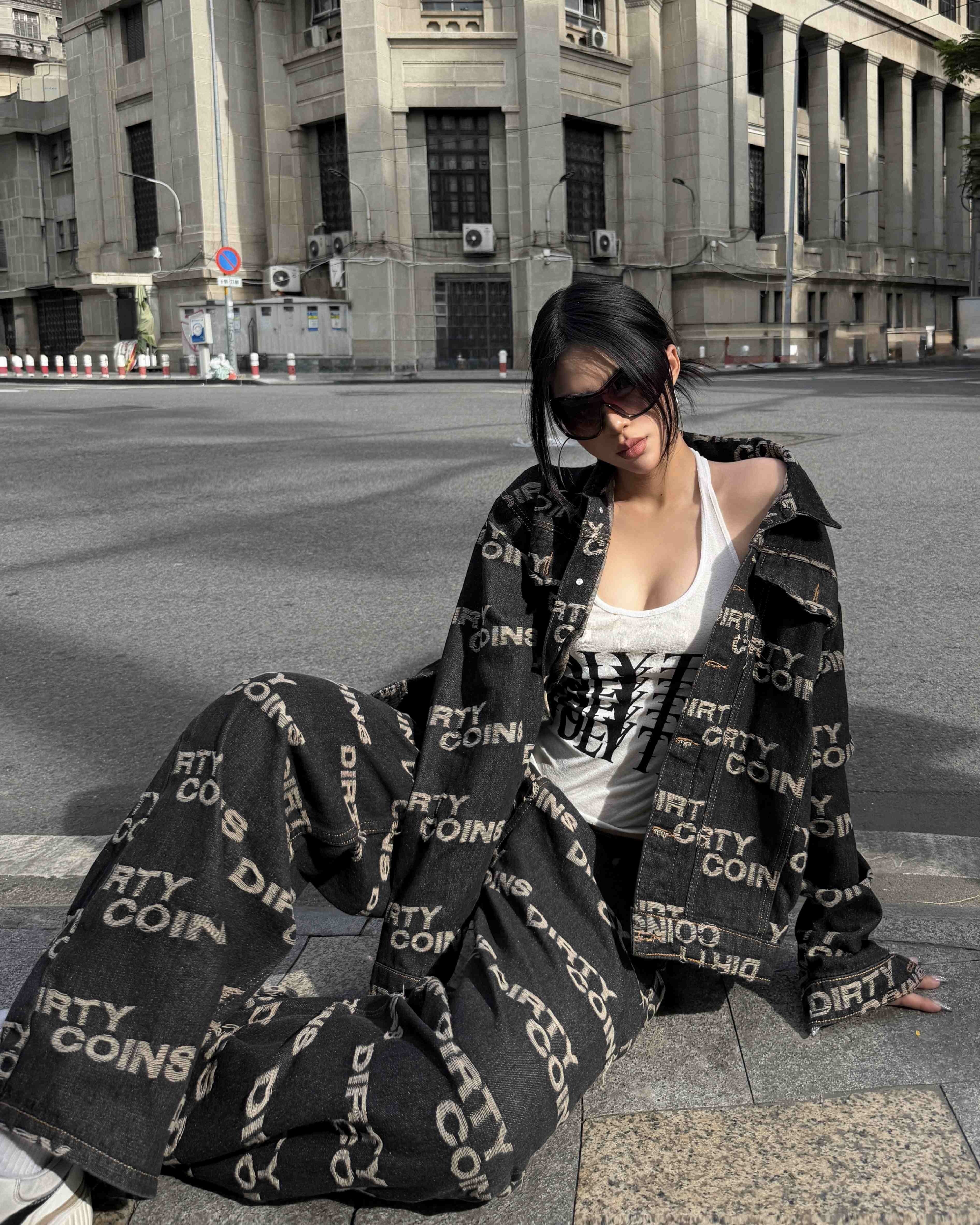 Frayed Logo Baggy Denim Pants - Black