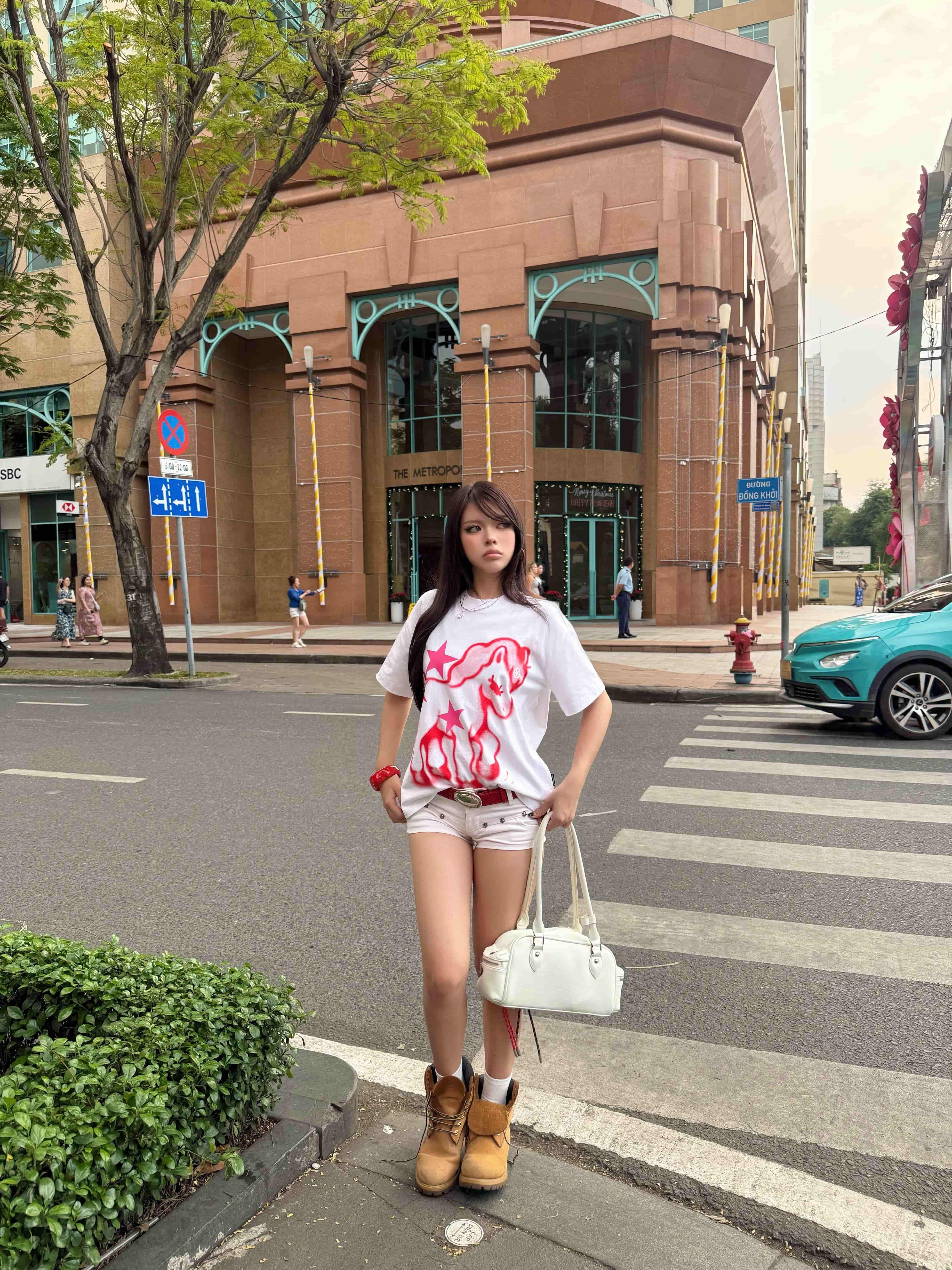 DirtyCoins Graffiti Pony Print T-shirt White